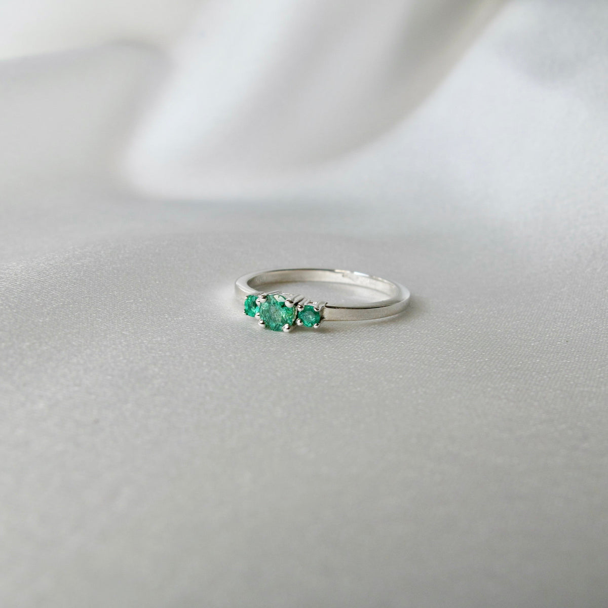 LAURA Emerald Silver Ring